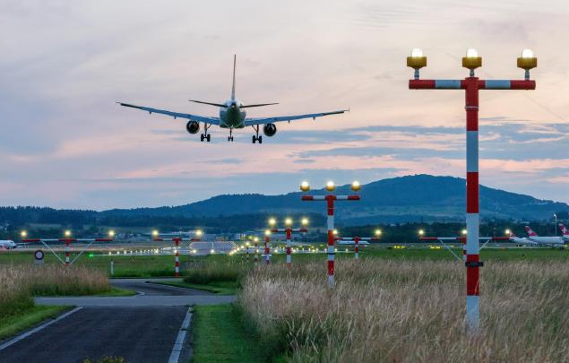 장시간 비행 시 붓기 예방법, 혈액순환을 돕는 6가지 루틴